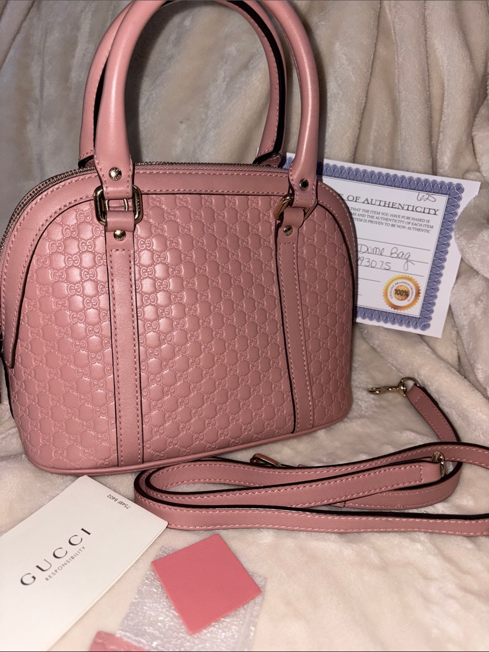 Gucci Pink mini dome bag with authenticity and crossbody strap - Picture 2 of 9